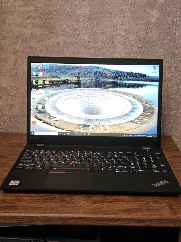 Lenovo thinkpad p15s pic